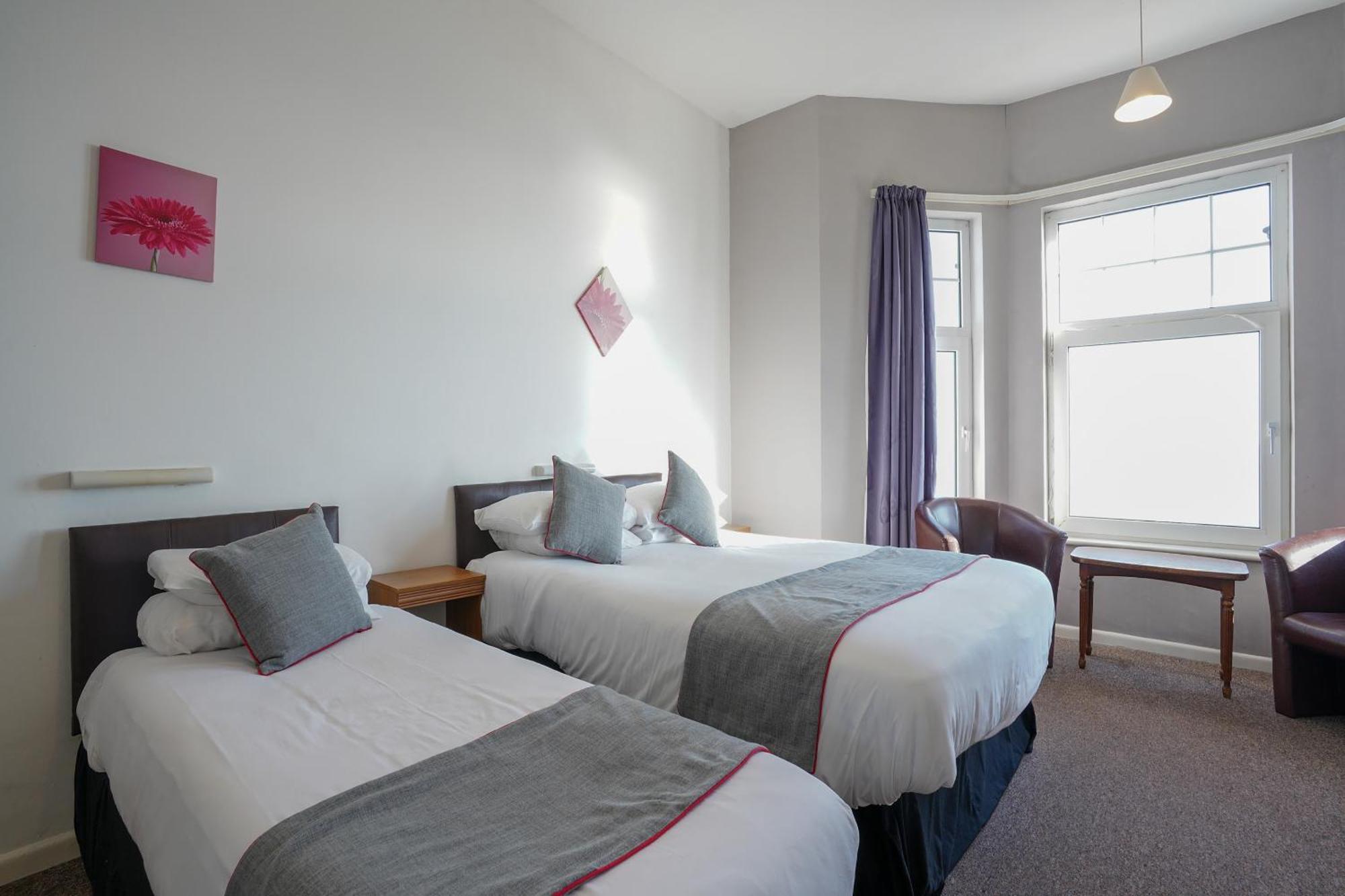Oyo Shanklin Beach Hotel Dış mekan fotoğraf