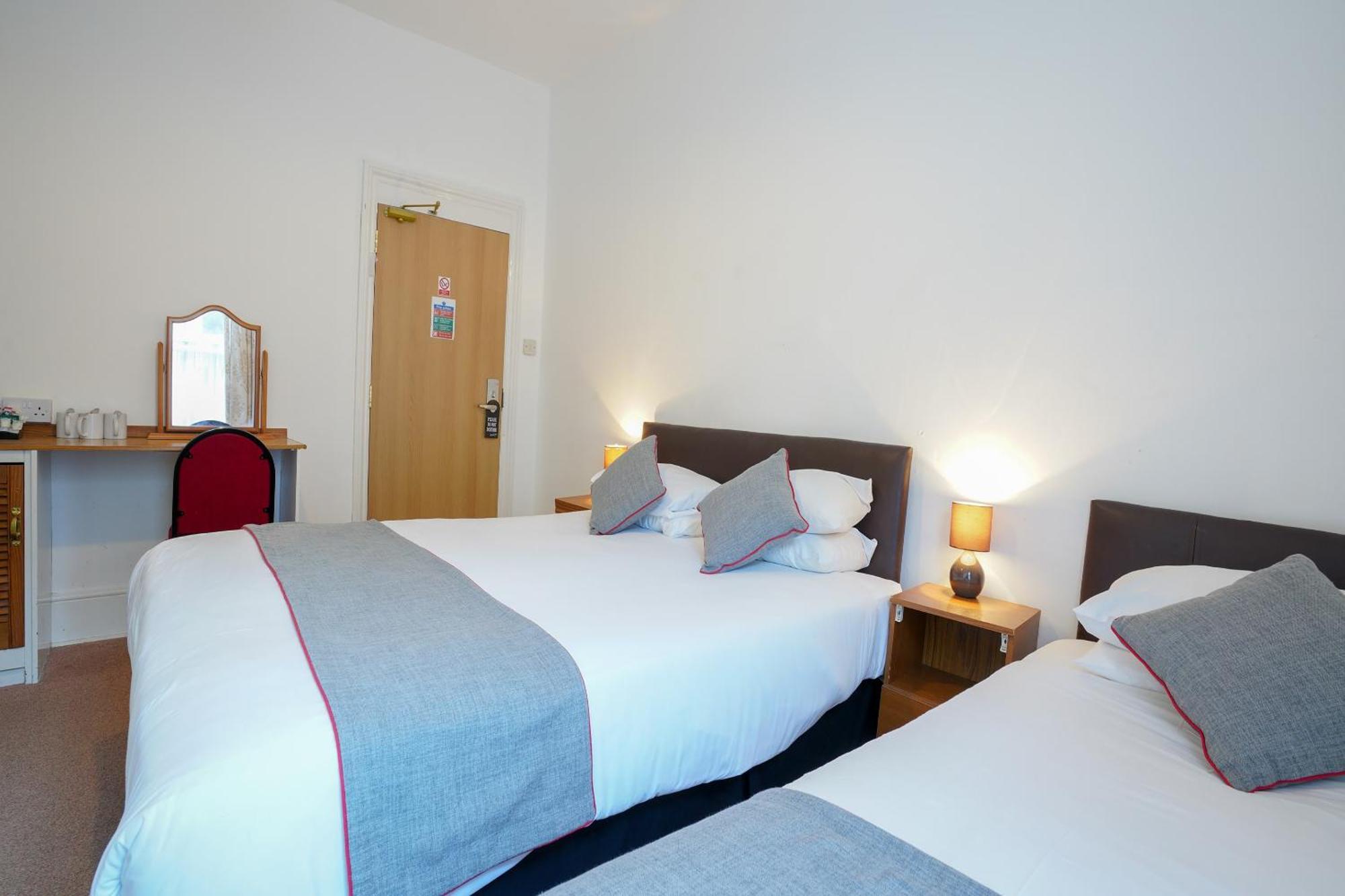 Oyo Shanklin Beach Hotel Dış mekan fotoğraf
