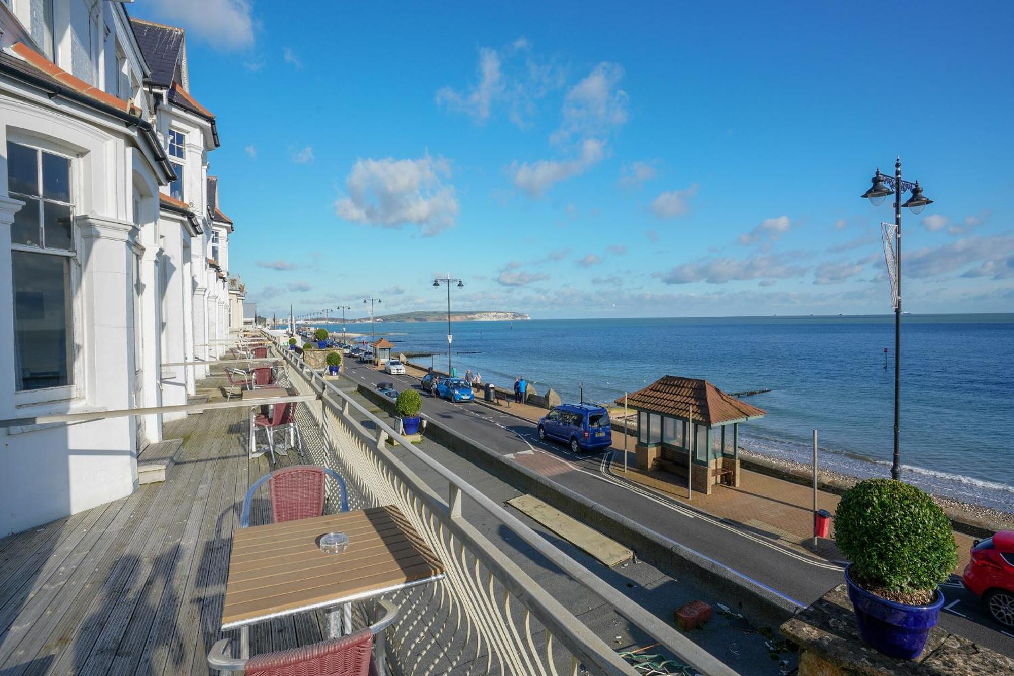 Oyo Shanklin Beach Hotel Dış mekan fotoğraf