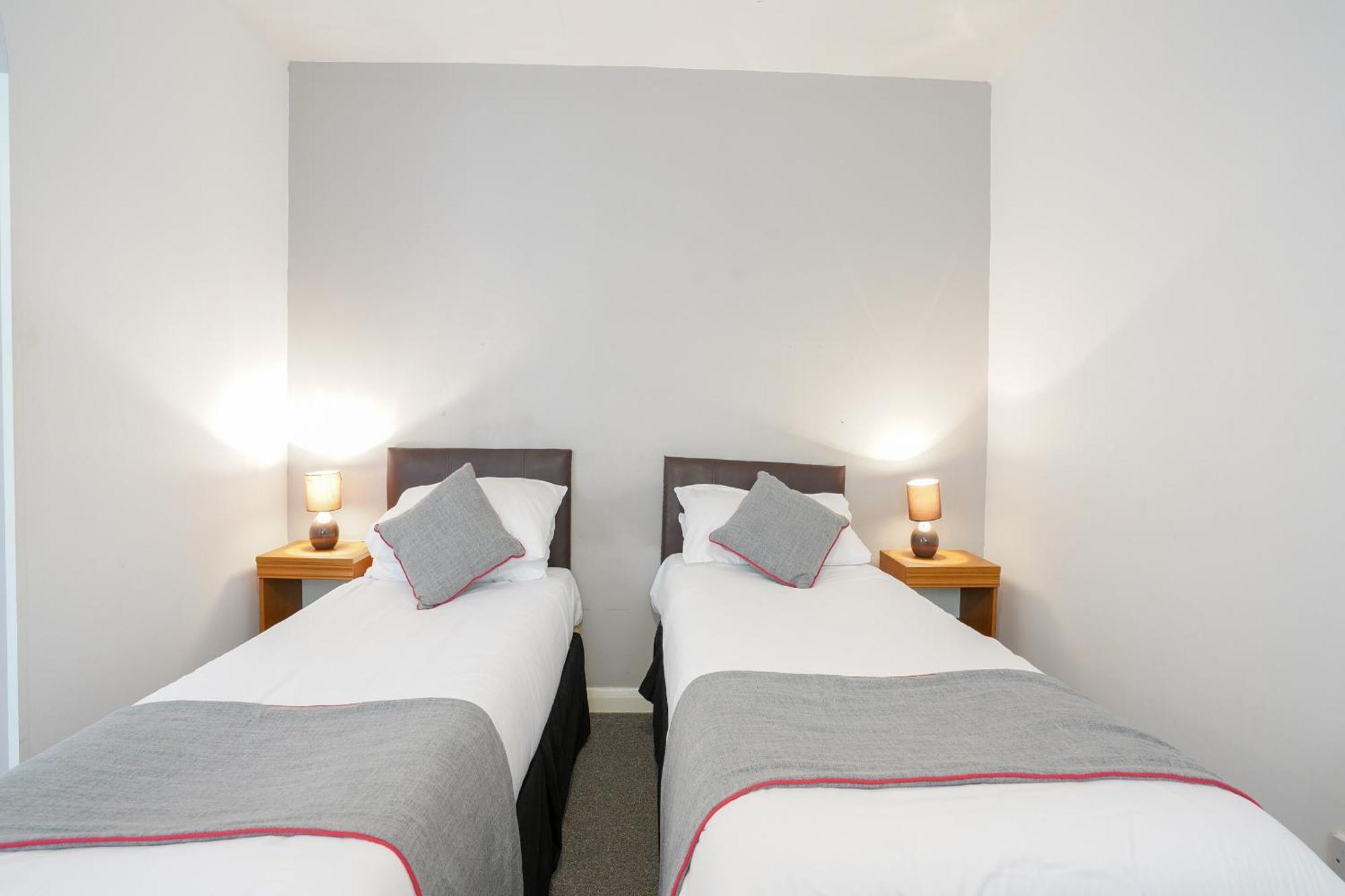 Oyo Shanklin Beach Hotel Dış mekan fotoğraf