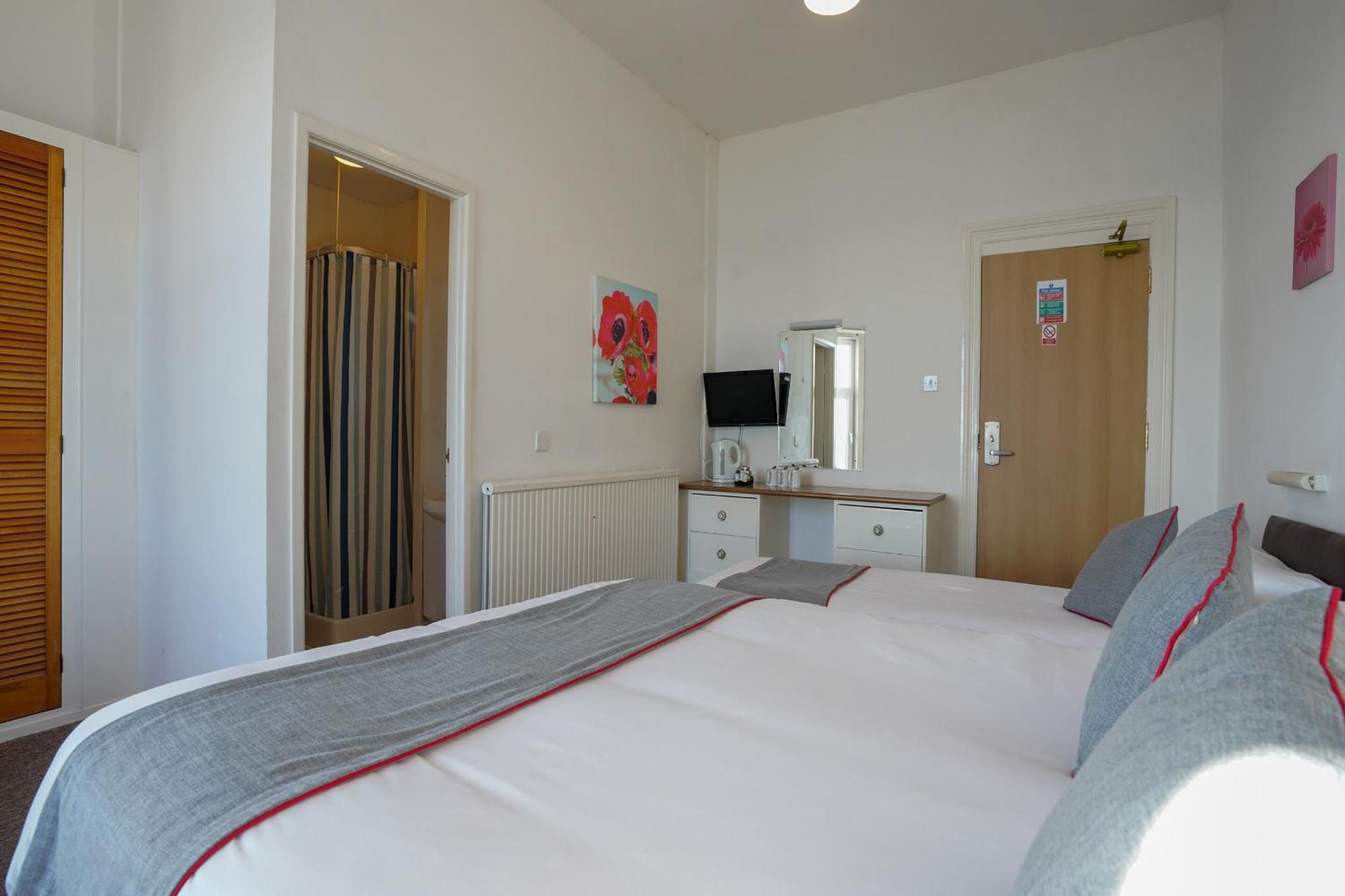 Oyo Shanklin Beach Hotel Dış mekan fotoğraf