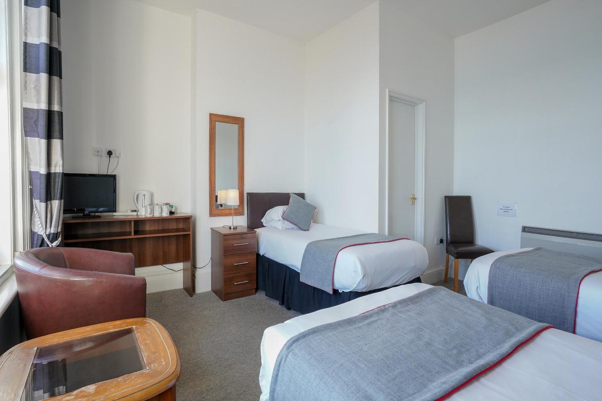 Oyo Shanklin Beach Hotel Dış mekan fotoğraf